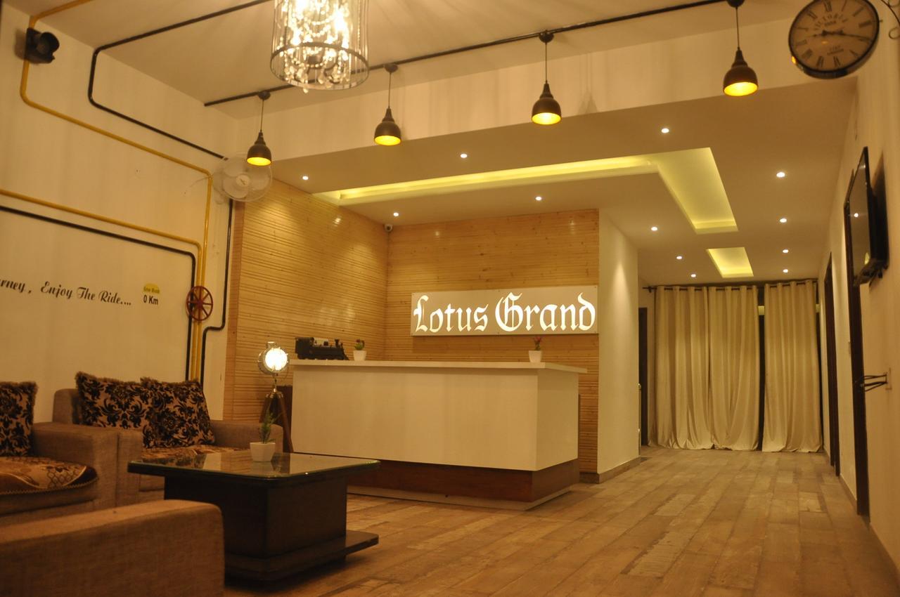 מלון Kālka Lotus Grand Akm מראה חיצוני תמונה