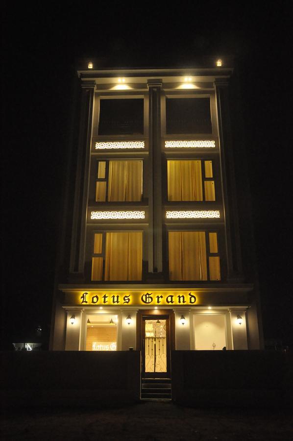 מלון Kālka Lotus Grand Akm מראה חיצוני תמונה